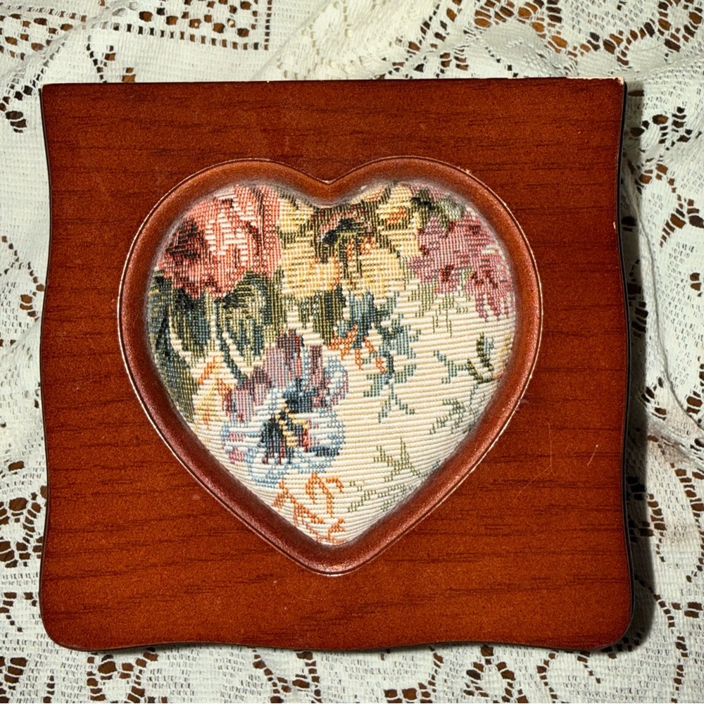 Vintage Heart-Shaped Floral Needlepoint Tapestry Wooden Jewelry Box